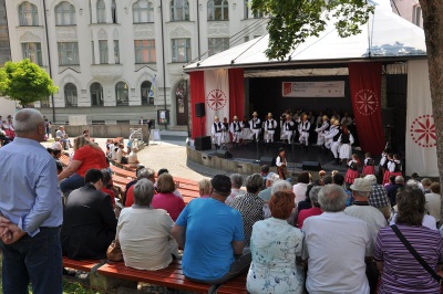 Folklor z Jizerek i Číny na jednom pódiu