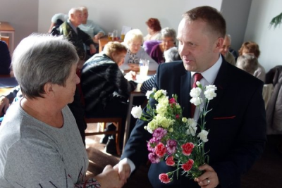 Náměstek Svoboda popřál jabloneckým seniorkám k MDŽ