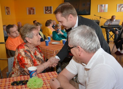 Jablonec přispěl seniorům ve Velkých Hamrech na přátelský domov