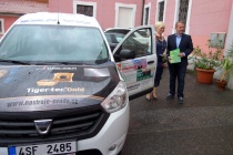 Domov důchodců ve Sloupu získal zdarma nový automobil