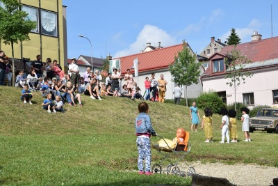 Děti se loučily s věkem bezstarostnosti pod dohledem příslušníků VB