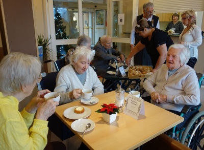 Senioři z domova v Hamrech mají kam zajít na kávu. A zdarma